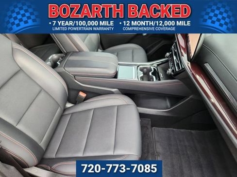 Used 2025 Chevrolet Traverse Z71 AWD/4WD image 17