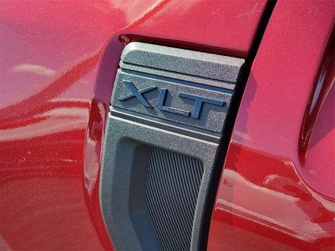 New 2025 Ford Maverick XLT w/ Black Appearance Package image 32