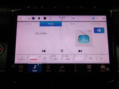 Used 2024 Jeep Grand Cherokee L Overland w/ Luxury Tech Group IV AWD/4WD image 24
