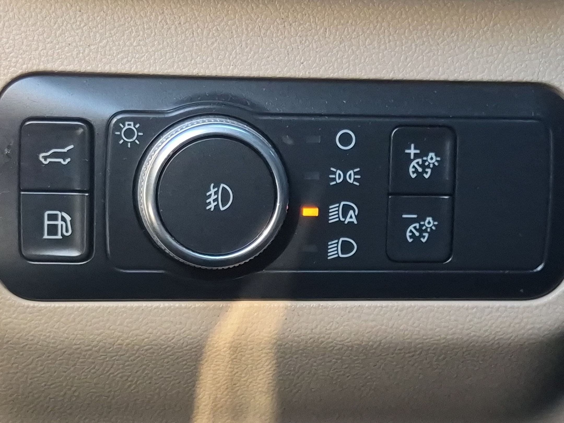 Used 2020 Ford Escape Titanium FWD image 15