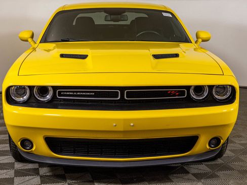 Used 2017 Dodge Challenger R/T image 8