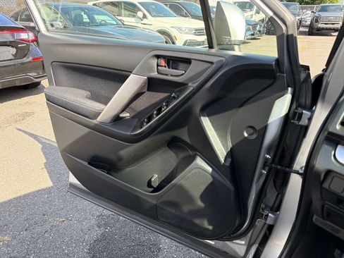 Used 2015 Subaru Forester 2.5i Premium w/ All-Weather Package AWD/4WD image 29