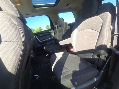 Used 2010 GMC Acadia SLE FWD image 18