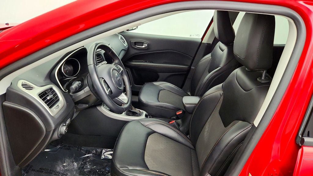 Used 2019 Jeep Compass Latitude FWD image 19