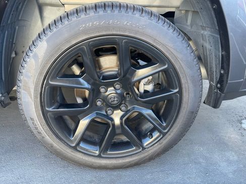 Used 2022 RAM 1500 Laramie AWD/4WD image 3