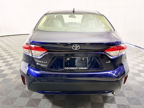 Used 2021 Toyota Corolla LE FWD image 4