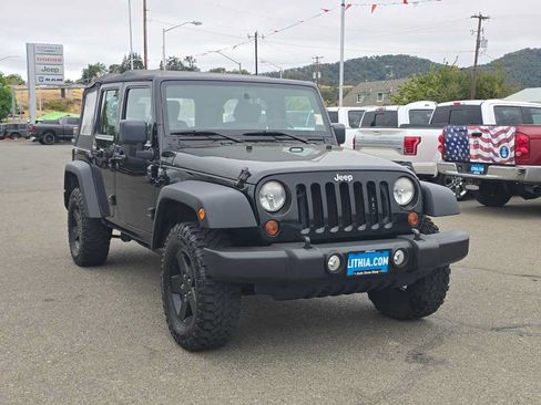 Used 2010 Jeep Wrangler Unlimited Sport w/ Trailer Tow Group AWD/4WD image 7