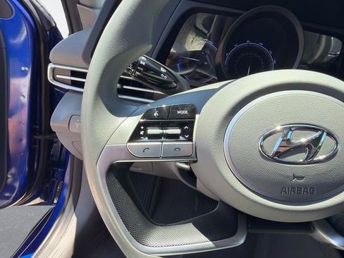 Used 2023 Hyundai Elantra Blue FWD image 25