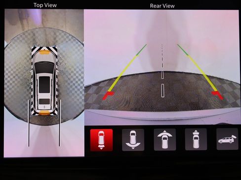 Used 2021 Chrysler Pacifica Touring-L image 39