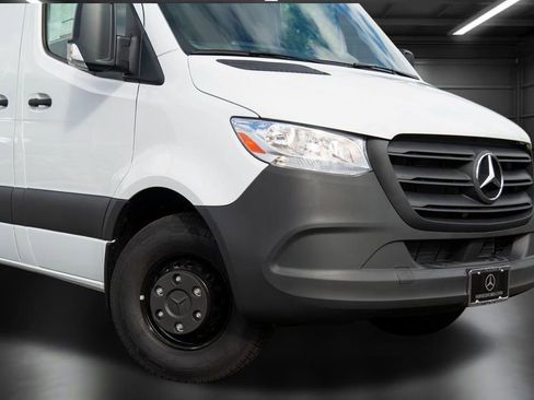 Used 2024 Mercedes-Benz Sprinter 3500 image 15