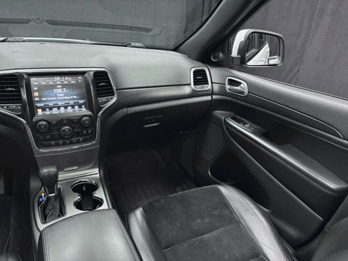Used 2017 Jeep Grand Cherokee Altitude AWD/4WD image 36