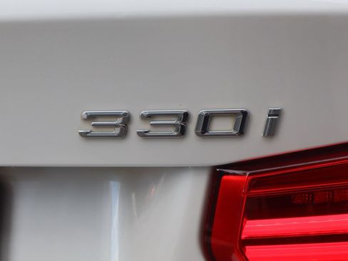 Used 2018 BMW 330i xDrive Sedan AWD/4WD image 32