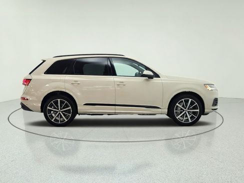 Used 2023 Audi Q7 3.0T Premium Plus w/ Premium Plus Package AWD/4WD image 4