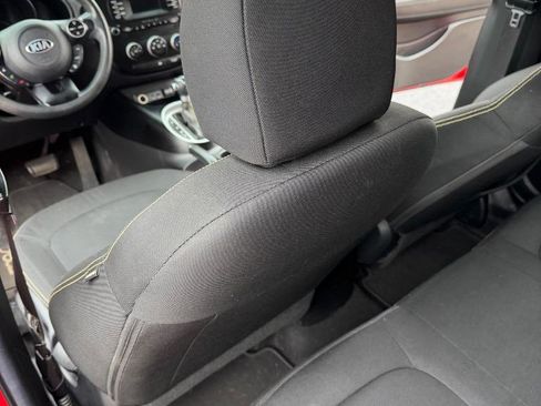 Used 2014 Kia Soul + FWD image 9