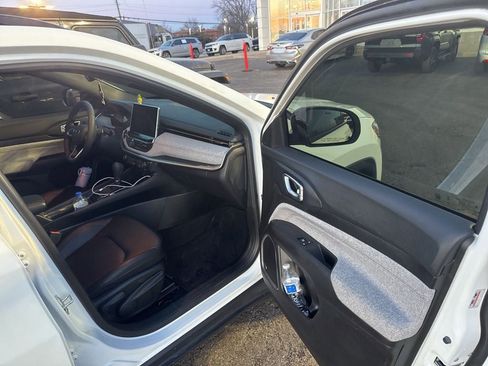 Used 2024 Jeep Compass Latitude w/ Sun and Sound Group image 19