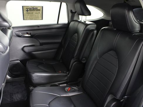 Used 2022 Toyota Highlander XLE image 20