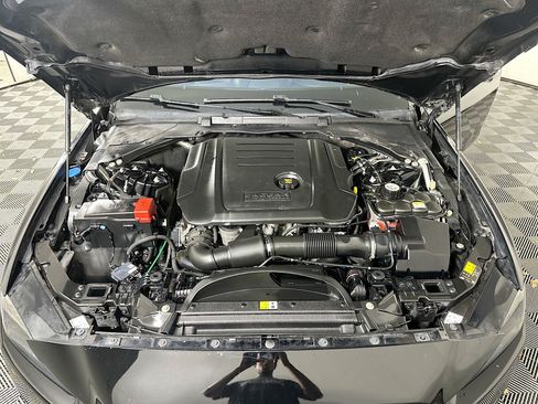 Used 2019 Jaguar XE Prestige RWD image 34