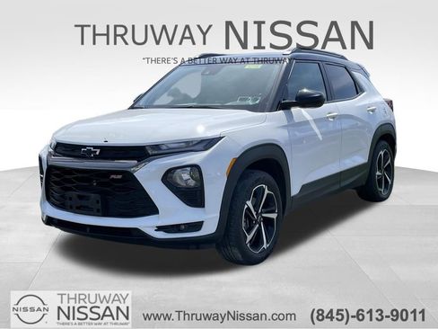 Used 2023 Chevrolet TrailBlazer RS w/ Convenience Package image 1