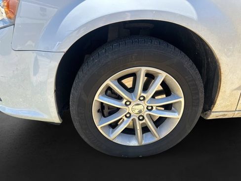 Used 2016 Dodge Grand Caravan SXT FWD image 12