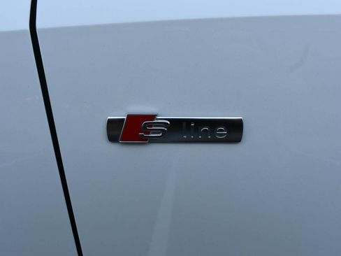 Used 2021 Audi Q3 2.0T Premium w/ Convenience Package AWD/4WD image 39