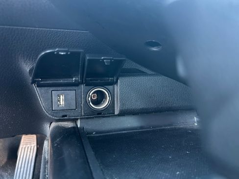 Used 2020 Toyota Camry SE w/ Cold Weather Package image 25