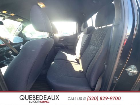 Used 2017 Toyota Tacoma TRD Off-Road image 18