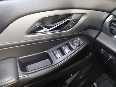 Used 2021 Chevrolet Traverse RS AWD/4WD image 33