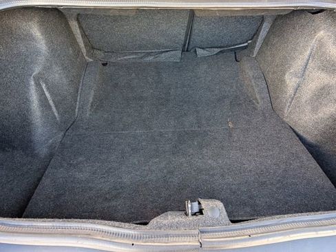 Used 2018 Dodge Challenger SXT image 9