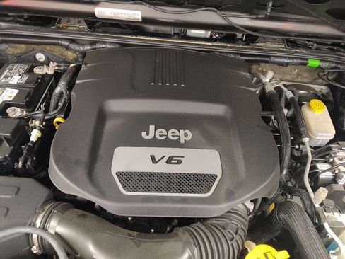 Used 2017 Jeep Wrangler Unlimited Sport AWD/4WD image 30