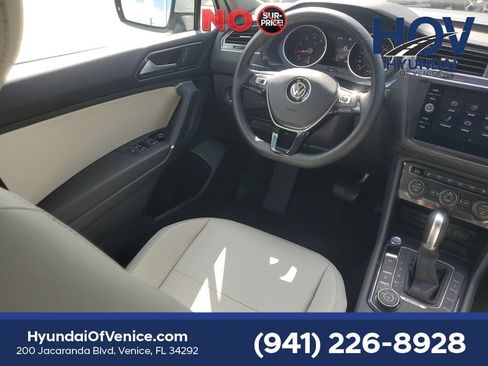 Used 2018 Volkswagen Tiguan SE AWD/4WD image 21