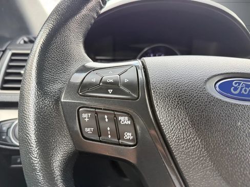 Used 2018 Ford Explorer XLT w/ Equipment Group 202A AWD/4WD image 28