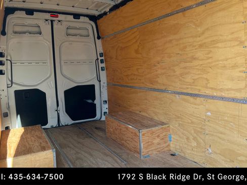 Used 2019 Mercedes-Benz Sprinter 170 Cargo image 15