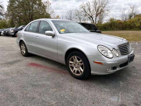 Used 2005 Mercedes-Benz E 320 4MATIC Sedan image 3