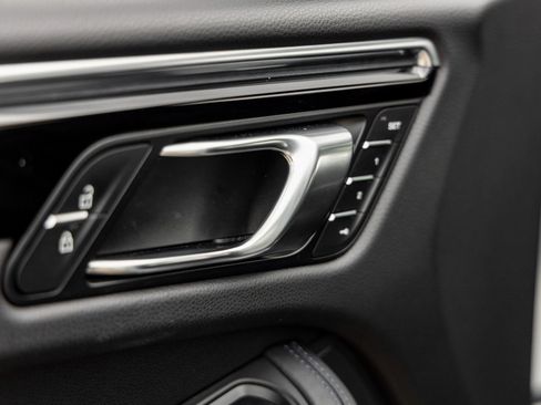 Certified 2024 Porsche Macan S image 22