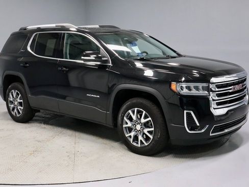 Used 2023 GMC Acadia SLT w/ LPO, Floor Liner Package image 1