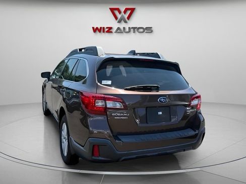 Used 2019 Subaru Outback 2.5i Premium AWD/4WD image 3