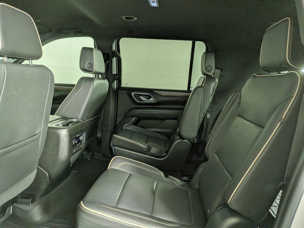 Used 2023 Chevrolet Suburban Premier AWD/4WD image 33