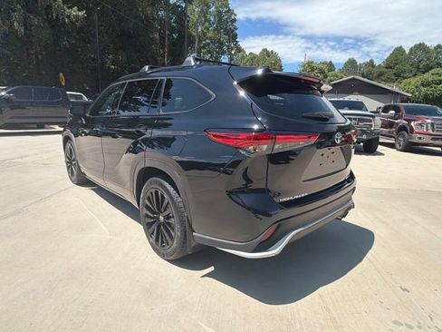 Used 2023 Toyota Highlander XSE AWD/4WD image 11