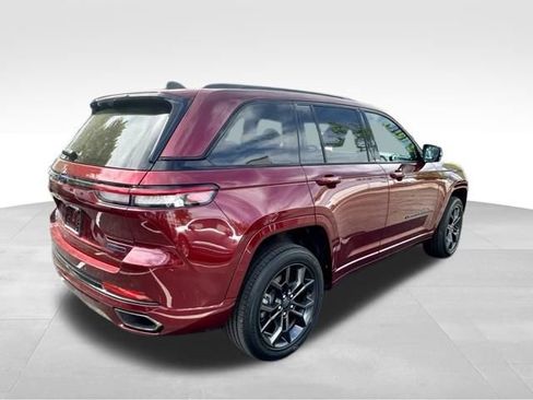 Used 2023 Jeep Grand Cherokee 30th Anniversary image 8