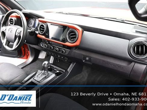 Used 2016 Toyota Tacoma TRD Off-Road AWD/4WD image 42