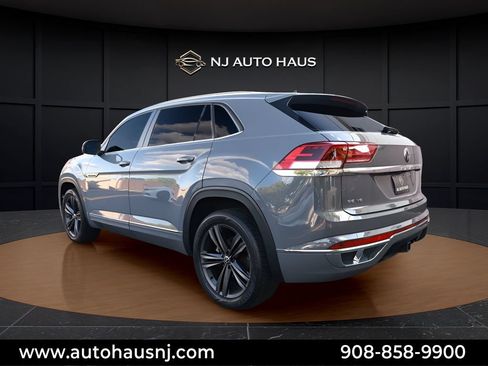 Used 2021 Volkswagen Atlas Cross Sport SE w/ V6 Towing Package FWD image 11
