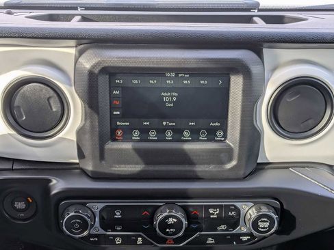 Used 2021 Jeep Wrangler Unlimited Islander image 28