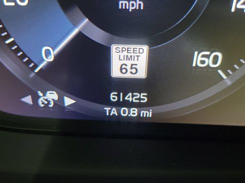 Used 2020 Volvo XC40 T5 Momentum w/ Protection Package Premier AWD/4WD image 27