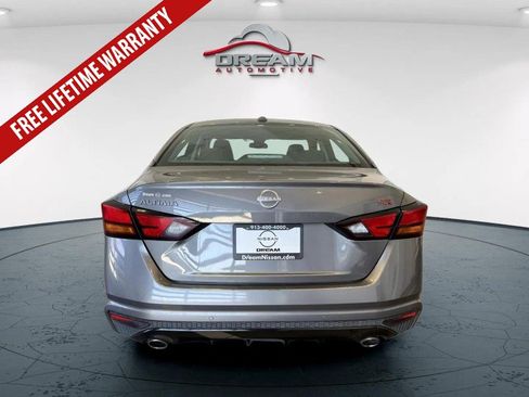 Used 2024 Nissan Altima 2.5 SR FWD image 19