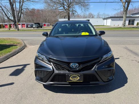 Used 2021 Toyota Camry SE w/ Audio Upgrade Package image 2