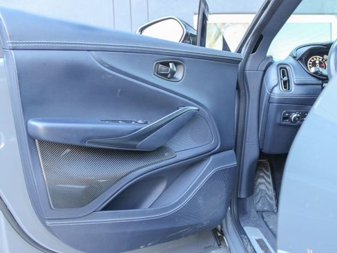 Used 2022 Aston Martin DBX image 7