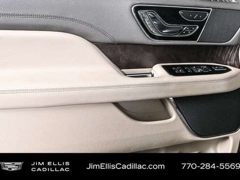 Used 2022 Lincoln Navigator Reserve image 6