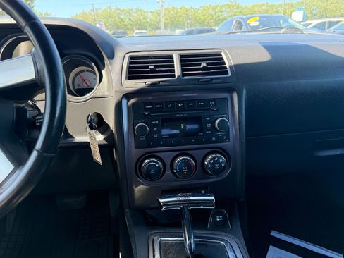 Used 2009 Dodge Challenger R/T RWD image 23