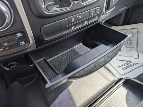 Used 2017 RAM 1500 Big Horn AWD/4WD image 35