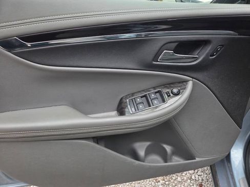 Used 2015 Chevrolet Impala LTZ FWD image 9